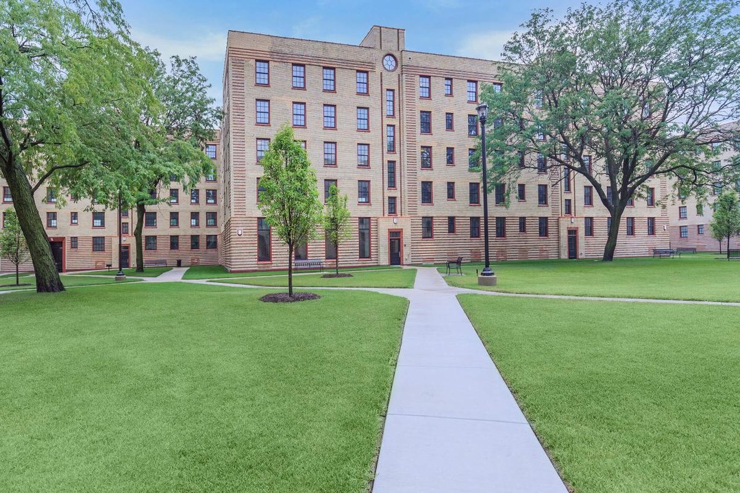 Rosenwald Courts in Chicago, IL - Building Photo