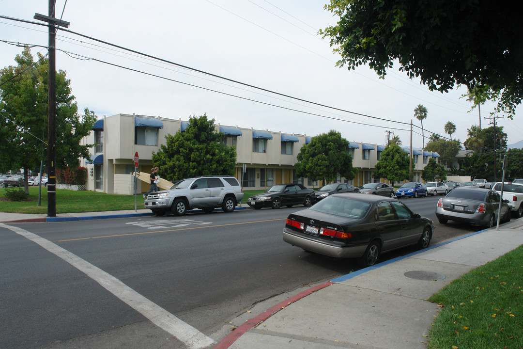 Silverwood Townhouses in Goleta, CA - Building Photo