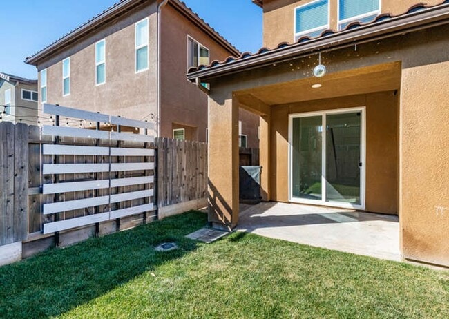 850 Winchell Wy W in Madera, CA - Building Photo - Building Photo