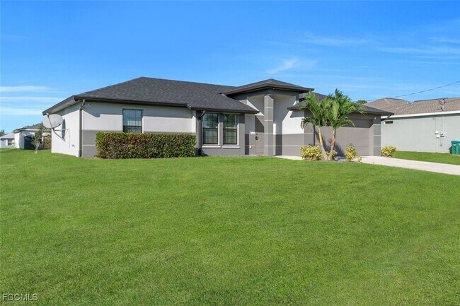 919 NE 35th Ln in Cape Coral, FL - Building Photo - Building Photo