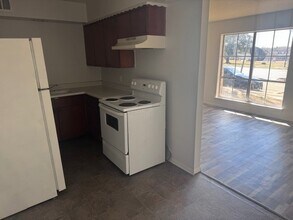 2903 Clarksville St, Unit 104 in Paris, TX - Foto de edificio - Building Photo