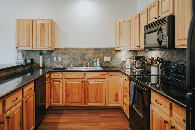 20 Limber Pine Pl in Big Sky, MT - Foto de edificio - Building Photo