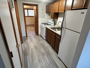 97 Winsor St, Unit 14 in Ludlow, MA - Building Photo - Building Photo