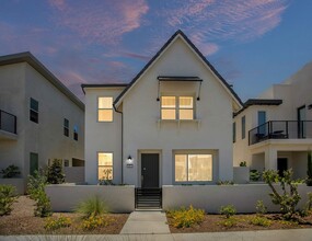 162 Scale in Irvine, CA - Building Photo - Building Photo