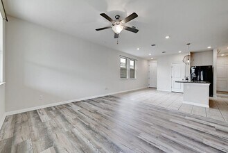11820 Sandy Lodge Ct in Manor, TX - Building Photo - Building Photo