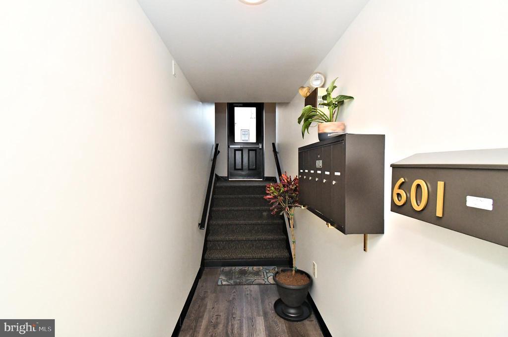 601 W Market St in Perkasie, PA - Building Photo