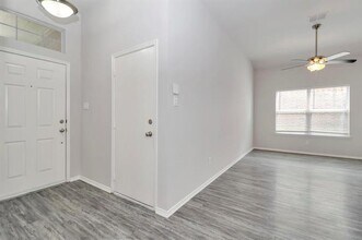 5528 Ridge View Dr in Watauga, TX - Building Photo - Building Photo