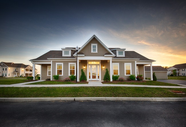 Pinebrooke Apartments in Honeoye Falls, NY - Building Photo - Building Photo