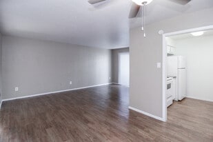 Crossview Court in Houston, TX - Building Photo