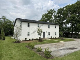 320 Clintonville Rd in Paris, KY - Building Photo