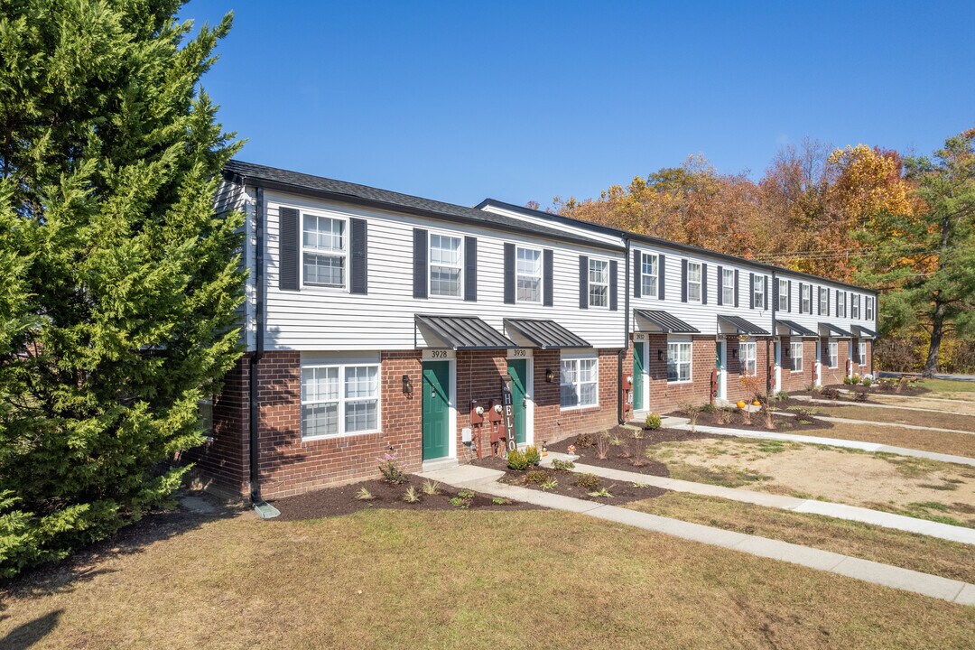 Village Of Carrollwood in Middle River, MD - Foto de edificio