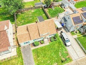25 Adams St in Iselin, NJ - Building Photo - Building Photo