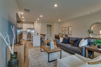 2710 Fordham St in Columbia, TN - Foto de edificio - Building Photo