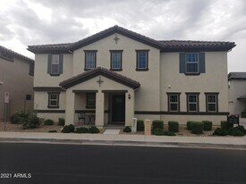 16345 W Latham St in Goodyear, AZ - Building Photo