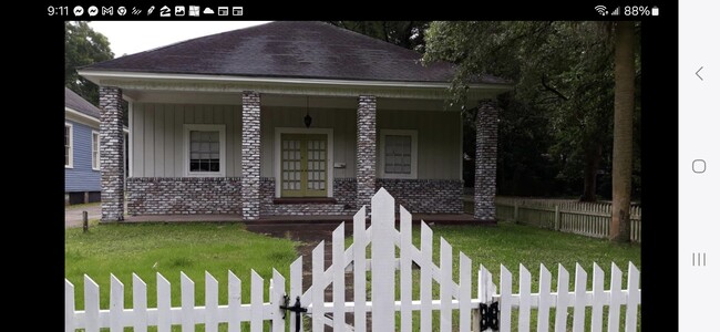 property at 106 N Ann St