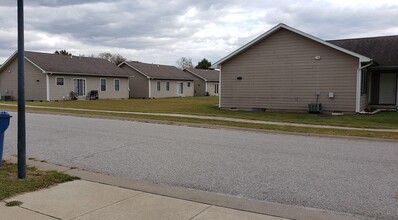 East Bank Pointe in Alorton, IL - Foto de edificio - Building Photo