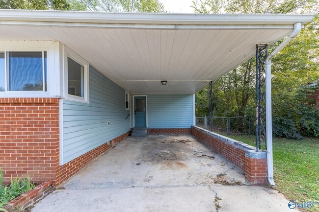 816 Giles Dr NE in Huntsville, AL - Building Photo - Building Photo