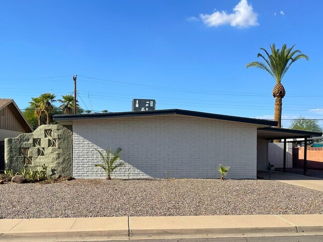property at 1150 E Alameda Dr