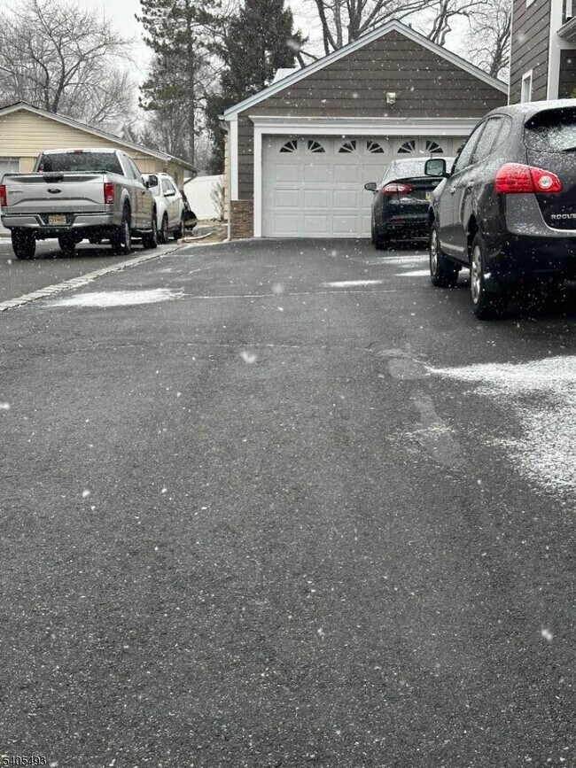 200 Claremont Ave in Verona, NJ - Building Photo - Building Photo