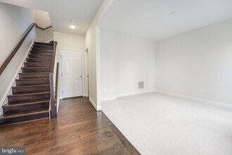 2056 Alder Ln in Dumfries, VA - Building Photo - Building Photo