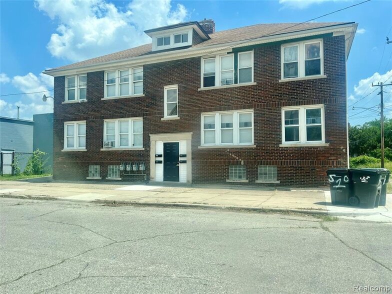 3548 St Clair St in Detroit, MI - Foto de edificio
