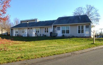 Snipsic Village in Ellington, CT - Building Photo - Building Photo