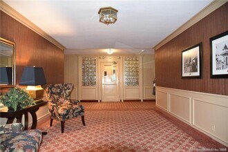 20 Outlook Ave in West Hartford, CT - Building Photo - Building Photo