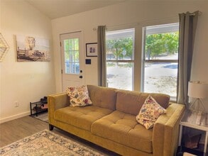 1335 Belvin St in San Marcos, TX - Building Photo - Building Photo