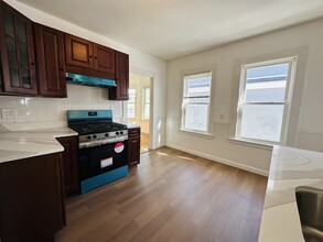 138 Holton St, Unit 2 in Boston, MA - Building Photo - Building Photo