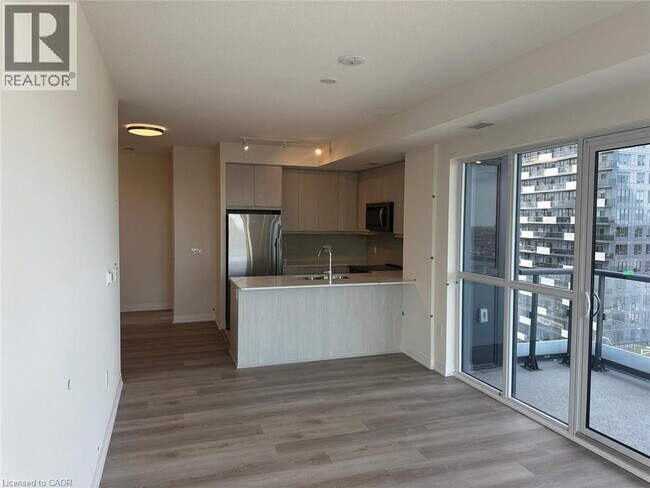 15 Watergarden Dr in Mississauga, ON - Building Photo - Building Photo