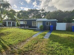 6350 Mayo St in Hollywood, FL - Foto de edificio