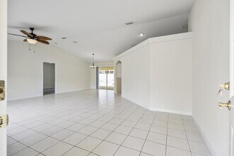 43 Fallen Oak Ln in Palm Coast, FL - Building Photo - Building Photo