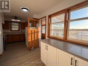 12190 Warden Ave. in Whitchurch-Stouffville, ON - Building Photo - Building Photo