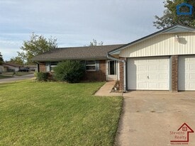 4708 SE Sunnymeade in Lawton, OK - Building Photo
