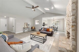 707 Newcastle Ln in Leander, TX - Building Photo