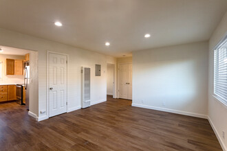 The Laura Apartments in Milpitas, CA - Building Photo - Interior Photo