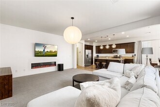 5244 Fiery Sky Ridge St in Las Vegas, NV - Foto de edificio - Building Photo