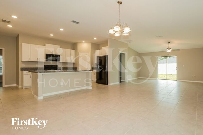 14909 Imperial Purple Ln in Wimauma, FL - Foto de edificio - Building Photo