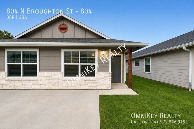 property at 804 N Broughton St