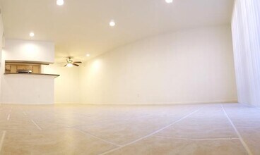11020 Hesby St in Los Angeles, CA - Building Photo - Building Photo