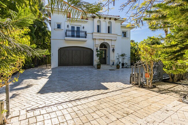 860 Park Dr E in Boca Raton, FL - Building Photo - Building Photo