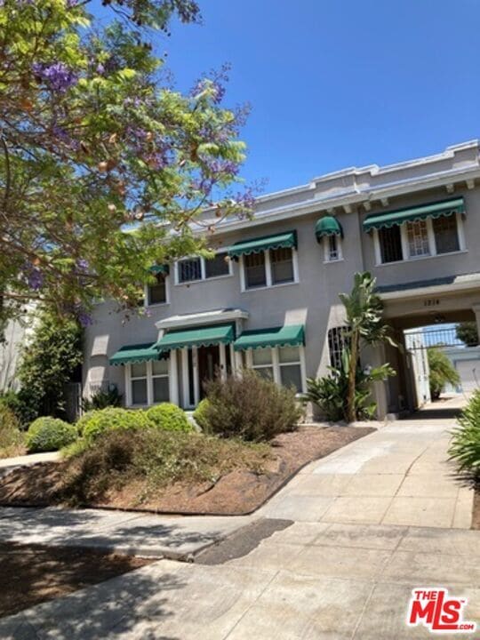 1212 S Tremaine Ave in Los Angeles, CA - Building Photo - Building Photo