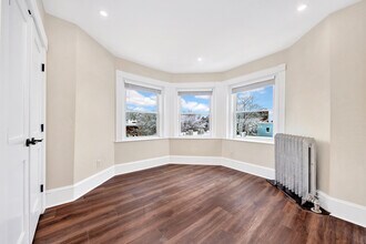 105 School St, Unit 3 in Boston, MA - Building Photo - Building Photo