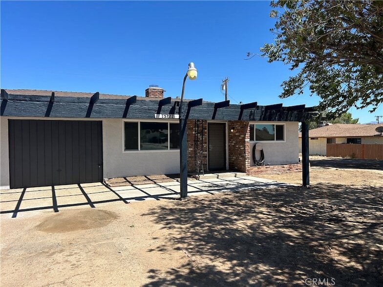 15722 Sago Rd, Unit SubleaseQ in Apple Valley, CA - Building Photo