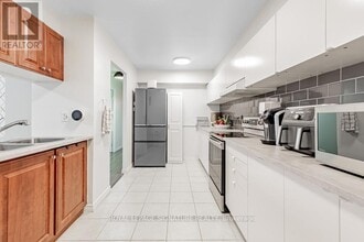 236 Albion Rd in Toronto, ON - Building Photo - Building Photo