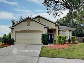 1612 Wakefield Dr in Brandon, FL - Building Photo