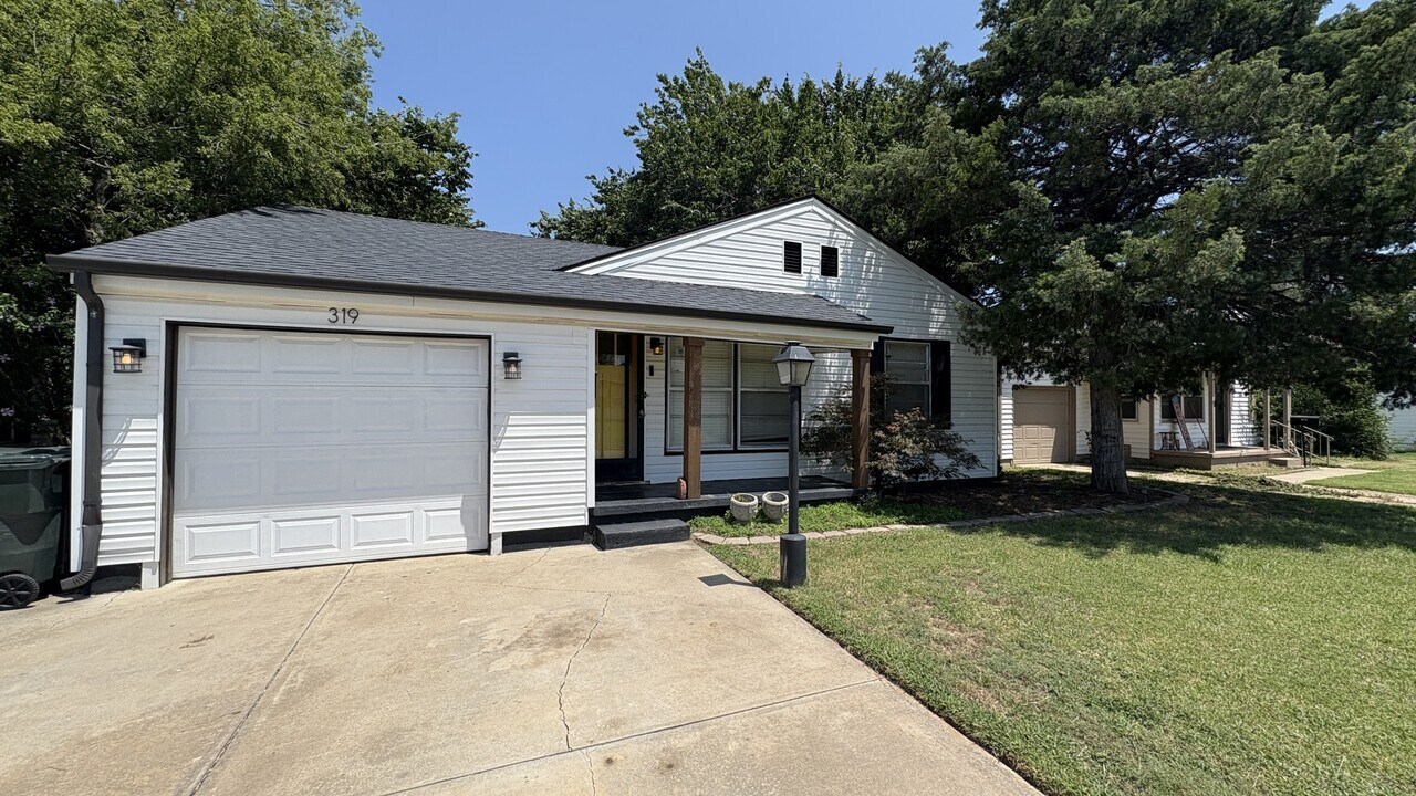 319 Draper Dr in Midwest City, OK - Foto de edificio