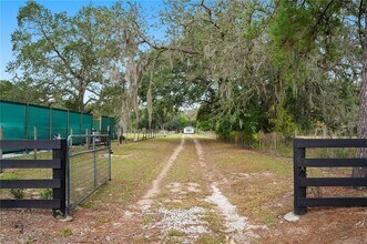 4218 Lake Hancock Rd in Lakeland, FL - Building Photo - Building Photo