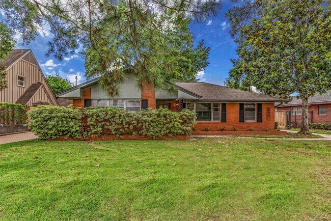 6417 Lindyann Ln