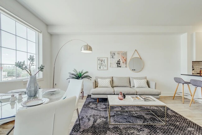 520 Cliff St, Unit 103 in Fairview, NJ - Foto de edificio - Building Photo